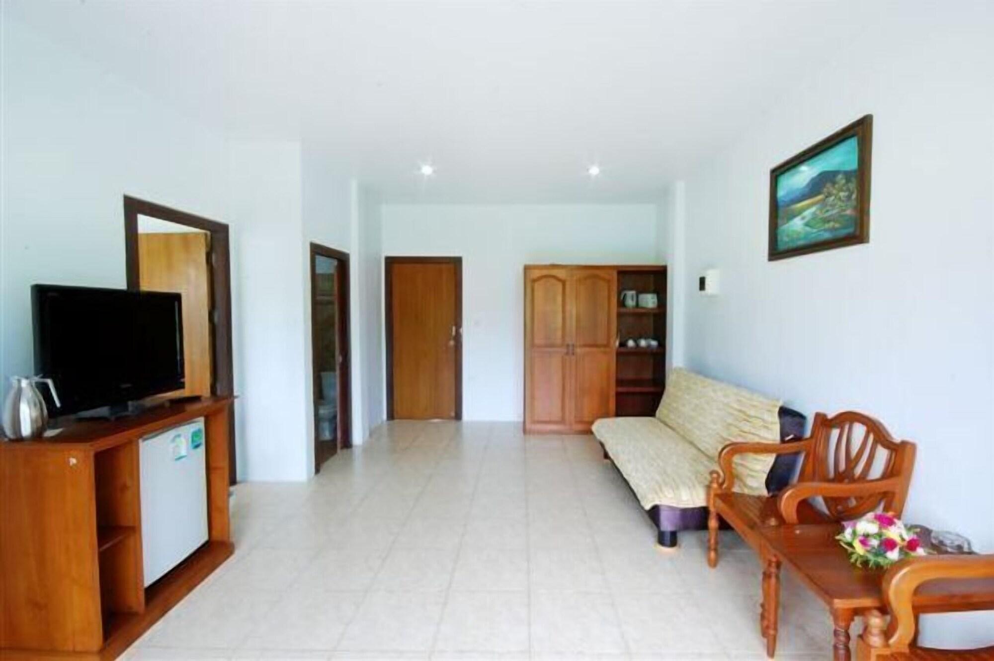 Holiday Guest House شاطئ تشاوينغ المظهر الخارجي الصورة